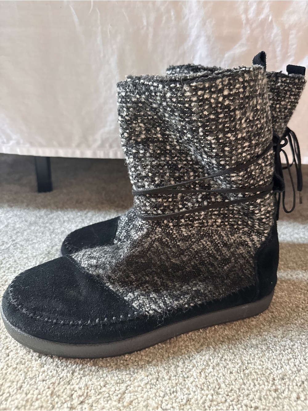 Toms Black and Gray Knit Suede Winter Boots